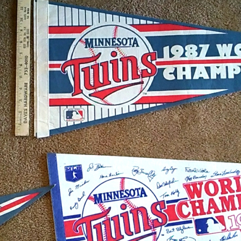 Vintage 80s MLB ⚾️ Minnesota Twins Pennants, Minnesota Strikers ⚽️